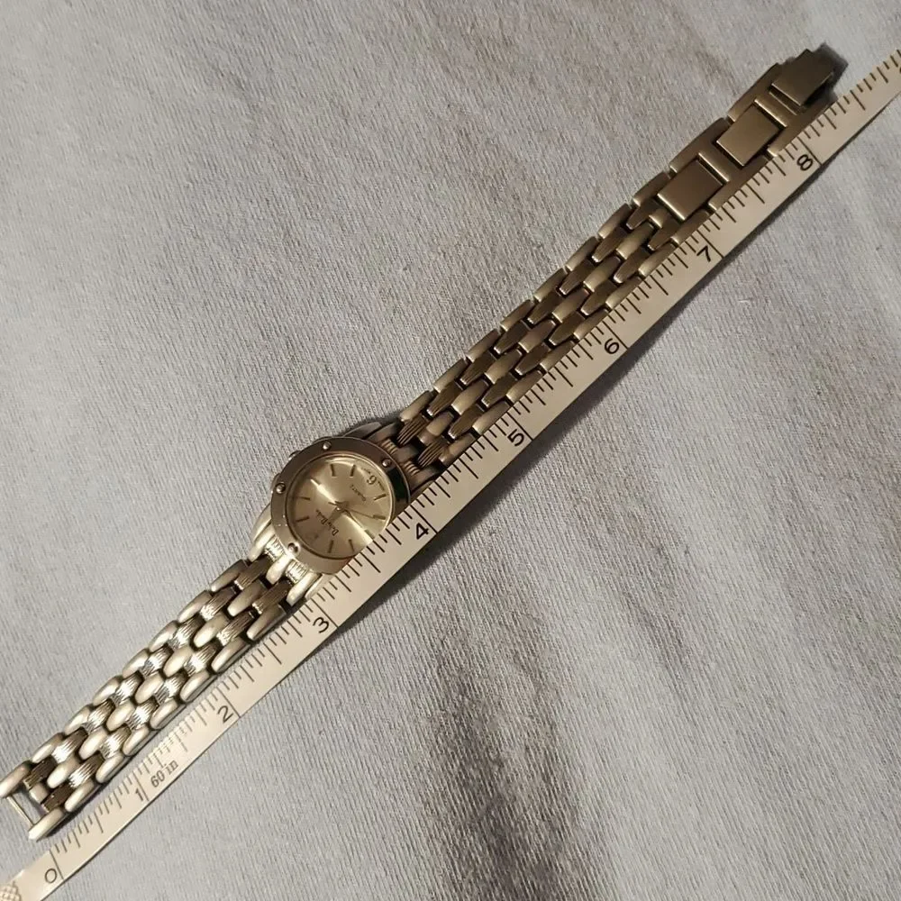 Delta Burke‎ Watch Women Silver Tone Round Studded Bezel New Battery 8½